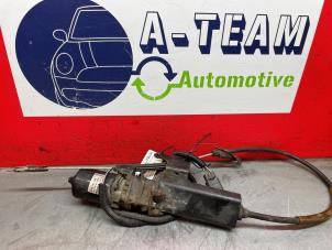 Gebruikte Handrem motor Jaguar XF (CC9) 3.0 V6 24V Prijs € 199,99 Margeregeling aangeboden door A-Team Automotive