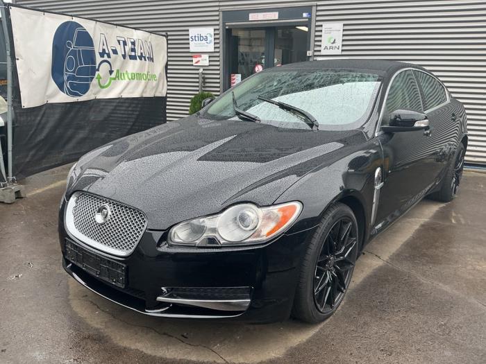 Gebruikte Uitlaat Middendemper Jaguar XF (CC9) 3.0 V6 24V Prijs € 149,99 Margeregeling aangeboden door A-Team Automotive