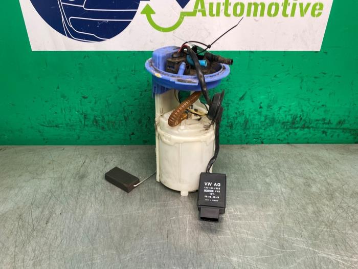 Benzinepomp van een Volkswagen Golf V (1K1) 1.4 GT 16V 2006