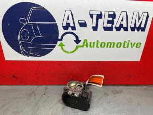 Gebruikte Gasklephuis Mercedes C (C204) 1.8 C-180 CGI 16V BlueEfficiency Prijs € 19,99 Margeregeling aangeboden door A-Team Automotive