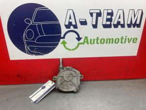 Gebruikte Vacuumpomp (Benzine) Mercedes C (C204) 1.8 C-180 CGI 16V BlueEfficiency Prijs € 99,99 Margeregeling aangeboden door A-Team Automotive