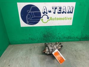 Gebruikte Hogedrukpomp BMW 5 serie (F10) 530i 24V TwinPower Turbo Prijs € 549,99 Margeregeling aangeboden door A-team Automotive