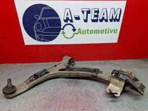 Gebruikte Triangel links-voor Mercedes A (W176) 1.6 A-180 16V Prijs € 34,99 Margeregeling aangeboden door A-Team Automotive