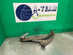 Gebruikte Triangel links-voor Ford Fiesta 7 1.1 Ti-VCT 12V 70 Prijs € 49,99 Margeregeling aangeboden door A-team Automotive