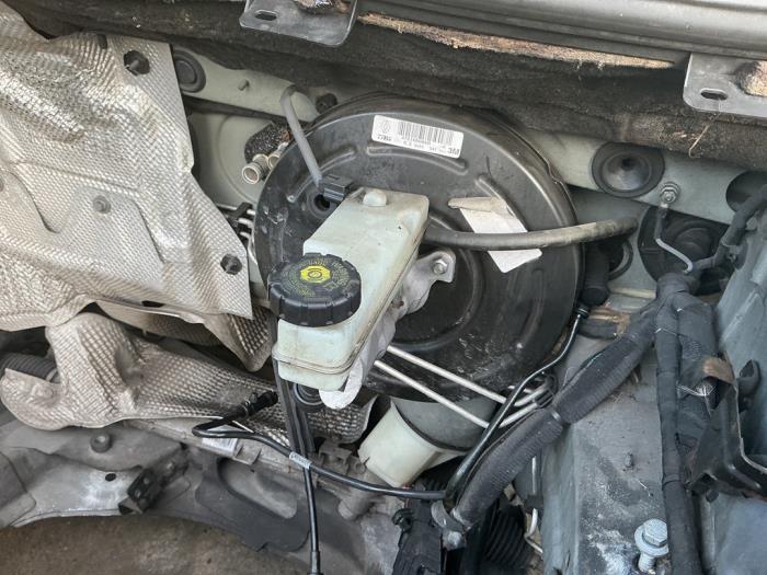 Gebruikte Rembooster Renault Megane III Grandtour (KZ) 1.4 16V TCe 130 Prijs € 24,99 Margeregeling aangeboden door A-Team Automotive