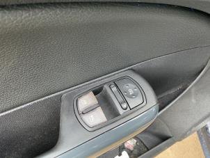 Gebruikte Raam schakelaar elektrisch Opel Corsa D 1.3 CDTi 16V ecoFLEX Prijs € 14,99 Margeregeling aangeboden door A-Team Automotive