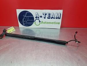 Gebruikte Kofferdekseldemper rechts-achter Ford C-Max (DXA) 1.5 Ti-VCT EcoBoost 150 16V Prijs € 69,99 Margeregeling aangeboden door A-Team Automotive