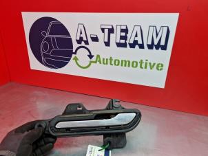 Gebruikte Portiergreep 4Deurs links-voor Tesla Model 3 Long Range 72kWh Prijs € 74,99 Margeregeling aangeboden door A-Team Automotive