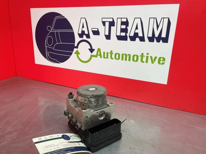 Gebruikte ABS Pomp Ford Fiesta 7 1.1 Ti-VCT 12V 85 Prijs € 199,99 Margeregeling aangeboden door A-Team Automotive