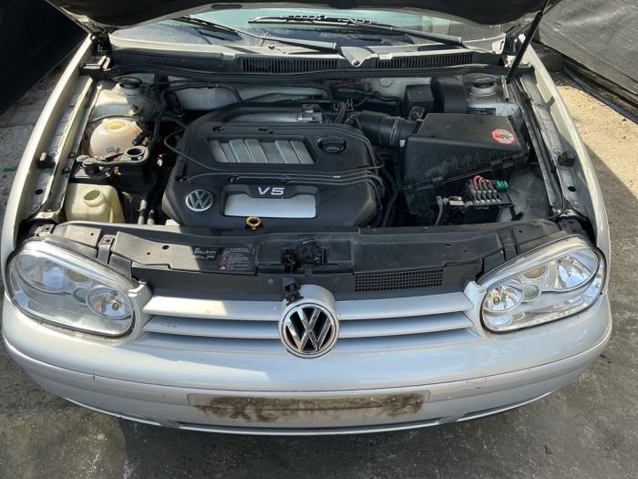 Rembol van een Volkswagen Golf IV (1J1) 2.3 V5 GTI 1998