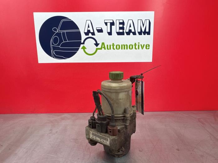 Gebruikte Servopomp Volkswagen Polo IV (9N1/2/3) 1.2 12V Prijs € 89,99 Margeregeling aangeboden door A-Team Automotive