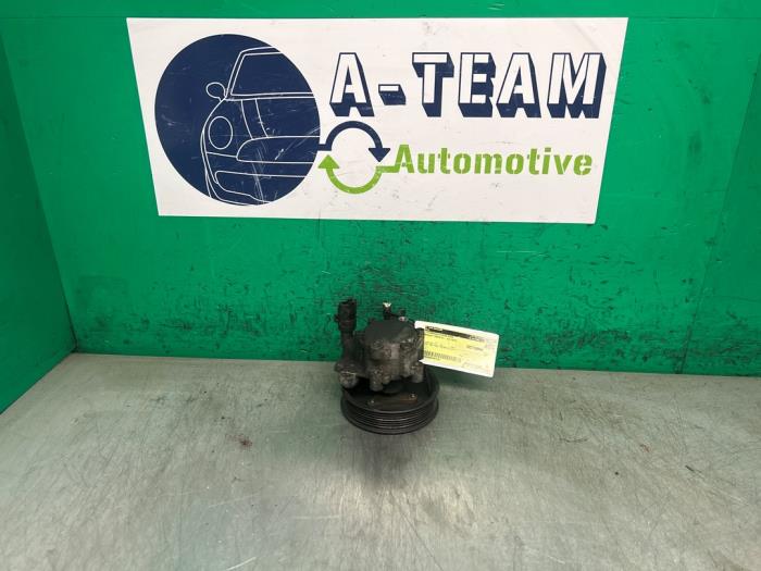 Gebruikte Servopomp Renault Trafic New (FL) 2.0 dCi 16V 115 Prijs € 49,99 Margeregeling aangeboden door A-team Automotive