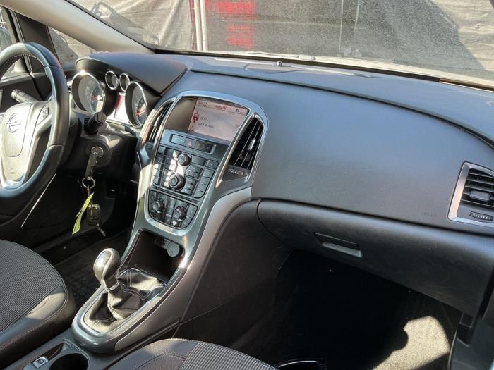 Gebruikte Dashboard Opel Astra J (PC6/PD6/PE6/PF6) 1.4 Turbo 16V Prijs € 124,99 Margeregeling aangeboden door A-Team Automotive