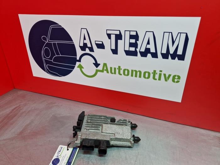 Gebruikte Start/Stop computer Peugeot 308 SW (L4/L9/LC/LJ/LR) 1.2 12V e-THP PureTech 130 Prijs € 39,99 Margeregeling aangeboden door A-Team Automotive