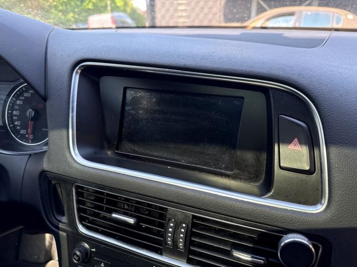 Gebruikte Display Interieur Audi Q5 (8RB) 2.0 TFSI 16V Quattro Prijs € 74,99 Margeregeling aangeboden door A-team Automotive