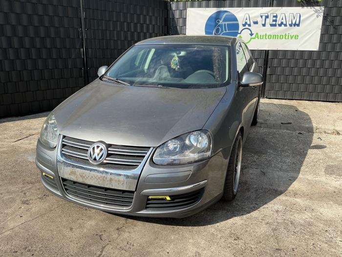 Gebruikte Rembol Volkswagen Jetta III (1K2) 1.6 FSI 16V Prijs € 99,99 Margeregeling aangeboden door A-Team Automotive