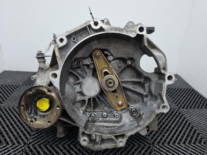 Gebruikte Versnellingsbak Volkswagen Jetta III (1K2) 1.6 FSI 16V Prijs € 399,99 Margeregeling aangeboden door A-Team Automotive