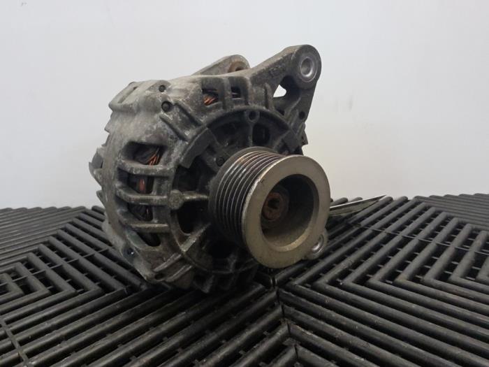 Gebruikte Alternator Renault Twingo II (CN) 1.2 16V Prijs € 19,99 Margeregeling aangeboden door A-Team Automotive