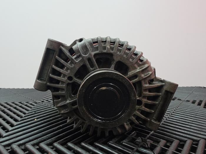 Gebruikte Dynamo Audi A4 Avant (B7) 2.0 TFSI 20V Quattro Prijs € 24,99 Margeregeling aangeboden door A-Team Automotive