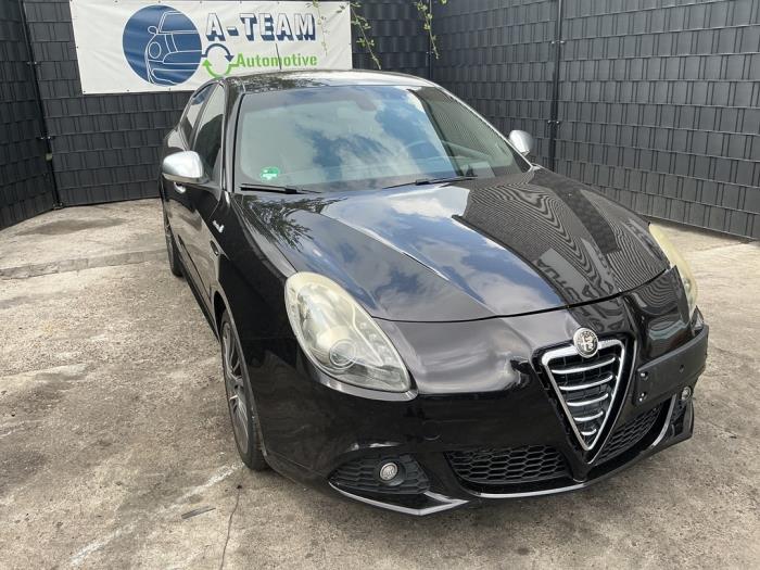 Used Aandrijfas rechts-voor Alfa Romeo Giulietta (940) 1.4 TB 16V MultiAir Price on request offered by A-Team Automotive