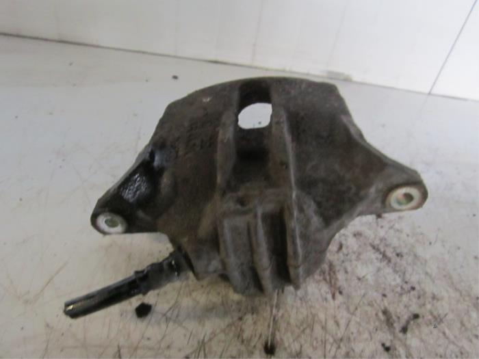 Front brake calliper, left - 881a7f95-8809-44ec-8b45-394981553d1f.jpg