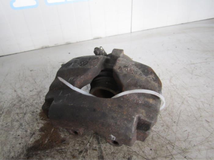 Front brake calliper, right - f6268098-7fdb-4a54-8728-e61fc2edf8e0.jpg