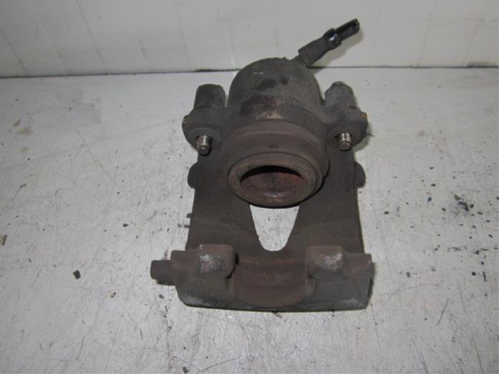 Front brake calliper, right - b4a6ca56-724f-4360-b5c2-f534bda455fe.jpg