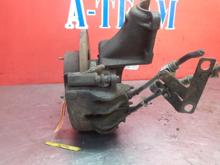 Front brake calliper, right - 80b90d98-7a63-4c71-93db-ac7990298f75.jpg