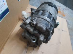 Aircopomp van een BMW 3 serie (E46/4) 320i 24V 2002