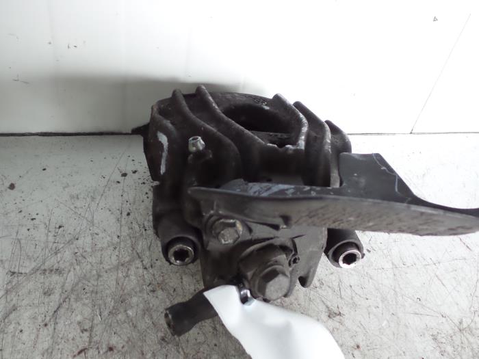 Front brake calliper, left - 9ac1dfa2-a2f4-43bc-bc3e-06be1a12fe78.jpg