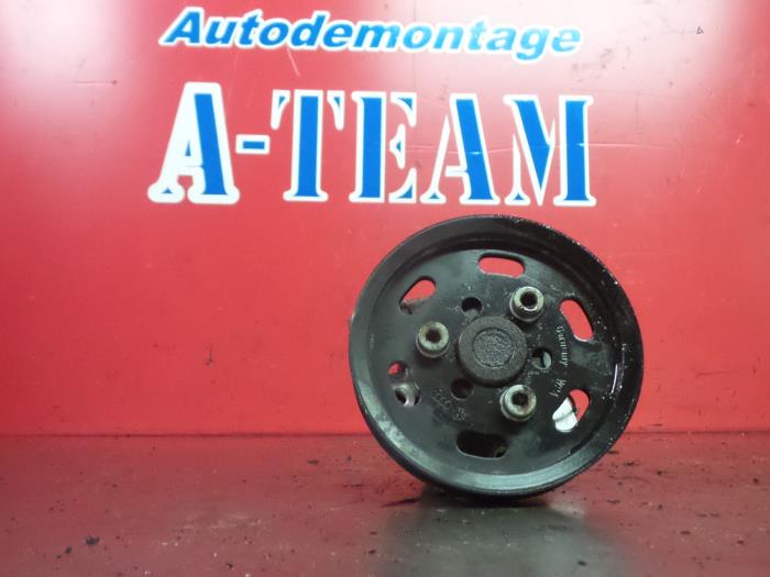 Gebruikte Pomp Servo Volkswagen Passat (3B2) 1.9 TDI 115 Prijs € 24,99 Margeregeling aangeboden door A-Team Automotive