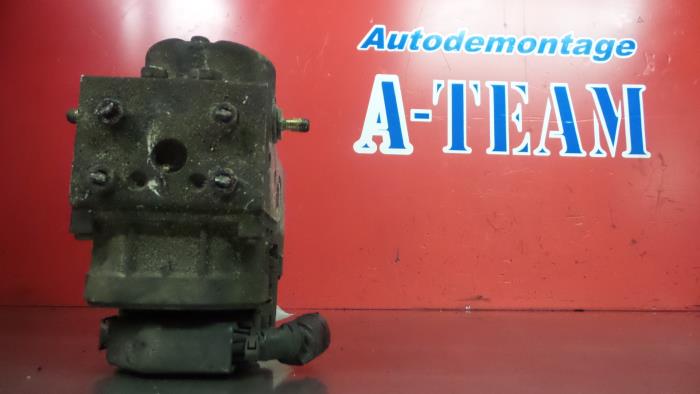 Gebruikte ABS Pomp Suzuki Swift (SF310/413) 1.0i Prijs € 49,99 Margeregeling aangeboden door A-Team Automotive