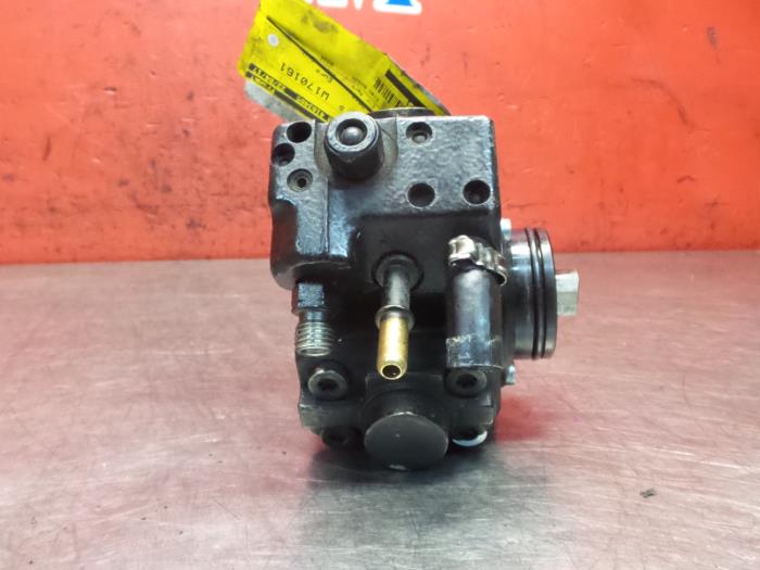 Dieselpomp van een Opel Corsa 2013