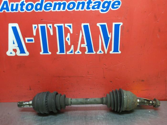 Gebruikte Aandrijfas links-voor Opel Astra H (L48) 1.7 CDTi 16V Prijs € 29,99 Margeregeling aangeboden door A-Team Automotive