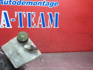 Gebruikte Hoofdremcilinder Peugeot 206 (2A/C/H/J/S) 1.6 16V Prijs € 14,99 Margeregeling aangeboden door A-Team Automotive