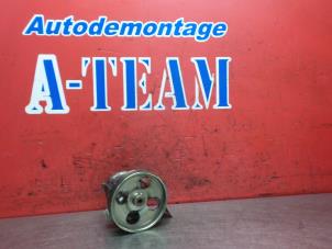 Gebruikte Servopomp Renault Laguna II (BG) 2.0 16V IDE Prijs € 34,99 Margeregeling aangeboden door A-Team Automotive