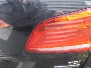 Gebruikte Achterlicht rechts Volkswagen Passat Variant (365) 1.6 TDI 16V Bluemotion Prijs € 29,99 Margeregeling aangeboden door A-Team Automotive