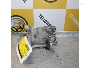 Gebruikte Aircopomp Steun Suzuki Jimny Hardtop 1.3i 16V 4x4 Prijs € 19,00 Margeregeling aangeboden door Yellow Parts