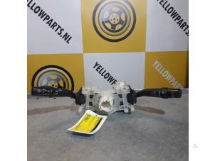 Gebruikte Schakelaar Stuurkolom (licht) Suzuki Liana (ERA/ERB/RH4) 1.6 MPi 16V Prijs € 35,00 Margeregeling aangeboden door Yellow Parts