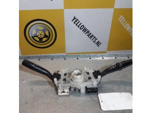 Gebruikte Schakelaar Stuurkolom (licht) Suzuki Liana (ERC/ERD/RH4) 1.6 MPi 16V Prijs € 35,00 Margeregeling aangeboden door Yellow Parts