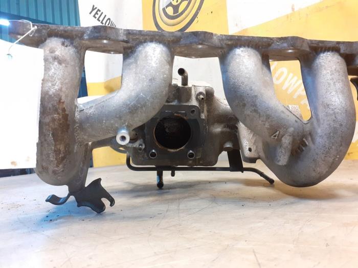 Gebruikte Inlaatspruitstuk Suzuki Jimny Softtop 1.3i 16V VVT 4x4 Prijs € 44,99 Margeregeling aangeboden door Yellow Parts