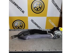 Gebruikte Gordelspanner rechts Suzuki Liana (ERC/ERD/RH4) 1.6 MPi 16V Prijs € 40,00 Margeregeling aangeboden door Yellow Parts
