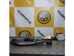 Gebruikte Gordelspanner links Suzuki Liana (ERC/ERD/RH4) Prijs € 40,00 Margeregeling aangeboden door Yellow Parts