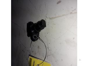 Gebruikte Nokkenas Sensor Suzuki Alto 1.0 12V Prijs € 40,00 Margeregeling aangeboden door Yellow Parts