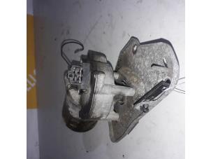 Gebruikte Ruitenwissermotor voor Suzuki Swift (SF310/413) 1.3 Prijs € 24,99 Margeregeling aangeboden door Yellow Parts