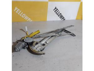 Gebruikte Raammechaniek 4Deurs rechts-voor Suzuki New Ignis (MH) 1.3 16V Prijs € 35,00 Margeregeling aangeboden door Yellow Parts