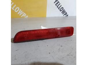 Gebruikte Achterklep reflector rechts Suzuki SX4 (EY/GY) 1.6 16V VVT Comfort,Exclusive Autom. Prijs € 10,00 Margeregeling aangeboden door Yellow Parts