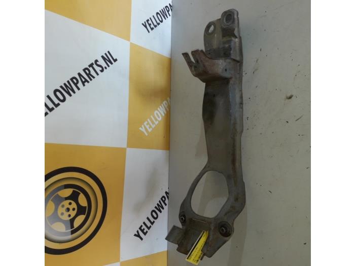 Gebruikte Motorbalk Suzuki Alto (SH410) 1.0 16V Prijs € 25,00 Margeregeling aangeboden door Yellow Parts