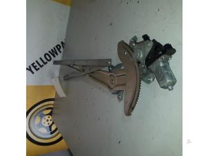 Gebruikte Raammechaniek 4Deurs rechts-achter Suzuki Swift (ZA/ZC/ZD1/2/3/9) 1.3 VVT 16V Prijs € 40,00 Margeregeling aangeboden door Yellow Parts