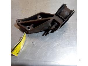 Gebruikte Motorsteun Suzuki Splash 1.0 12V Prijs € 25,00 Margeregeling aangeboden door Yellow Parts